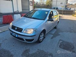 Grigio Usata 2008 Fiat Punto Tre volumi | 2499 € (Buon prezzo)