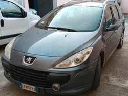 Grigio Usata 2006 Peugeot 307 Station wagon | 1890 € (Buon prezzo)