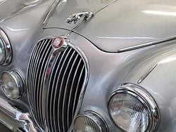 Grigio Usata 1960 Jaguar MK II Tre volumi | 65.000 €