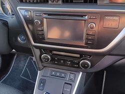 Usata 2014 Toyota Auris Hybrid Active Tre volumi | 9000 € (Buon prezzo)