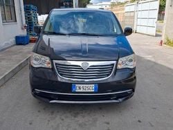 Nero Usata 2012 Lancia Voyager Monovolume | 13.900 € (Buon prezzo)