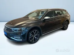 Grigio metallizzato Usata 2023 VW Passat Alltrack Station wagon | 29.900 € (Buon prezzo)
