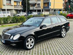 Nero Usata 2008 Mercedes E320 Station wagon | 4000 €