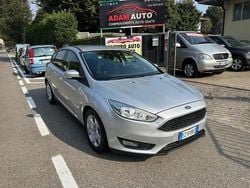 Argento Usata 2015 Ford Focus Titanium Tre volumi | 5999 € (Buon prezzo)