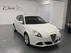 Bianco Usata 2013 Alfa Romeo Giulietta Distinctive Tre volumi | 6800 € (Ottimo prezzo)