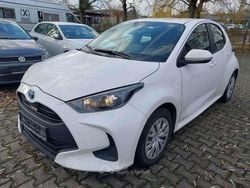 Other Usata 2022 Toyota Yaris Hybrid Business Edition Tre volumi | 13.490 € (Buon prezzo)
