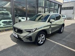 Verde Usata 2023 Volvo XC40 Core SUV | 31.800 € (Buon prezzo)
