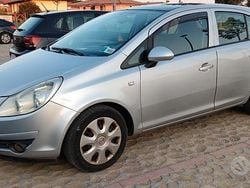 Grigio Usata 2009 Opel Corsa Tre volumi | 1700 € (Super prezzo)
