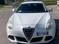 Bianco Usata 2012 Alfa Romeo Giulietta Exclusive Tre volumi | 3990 € (Buon prezzo)