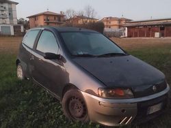 Grigio Usata 2001 Fiat Punto Tre volumi | 600 € (Buon prezzo)