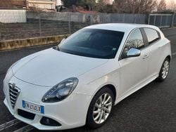 Bianco Usata 2012 Alfa Romeo Giulietta Exclusive Tre volumi | 5990 € (Buon prezzo)