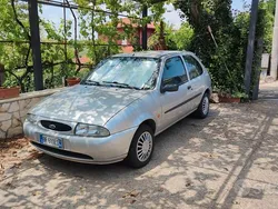 Grigio Usata 1999 Ford Fiesta Studio Due volumi | 1400 € (Ottimo prezzo)