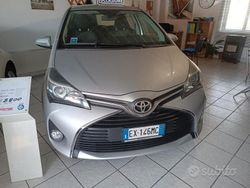 Grigio Usata 2014 Toyota Yaris Style Tre volumi | 8800 € (Cara)
