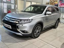 Grigio Usata 2018 Mitsubishi Outlander Instyle SUV | 13.900 € (Buon prezzo)