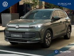 Velvet green metallizzato Nuova 2025 VW Tiguan Edition SUV | 38.600 € (Ottimo prezzo)
