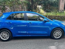 Blu/azzurro Usata 2020 Kia Rio Style Tre volumi | 13.800 € (Cara)