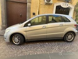 Grigio Usata 2009 Mercedes B180 Monovolume | 3900 € (Buon prezzo)