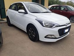 Bianco Usata 2017 Hyundai i20 Style Due volumi | 9800 € (Cara)