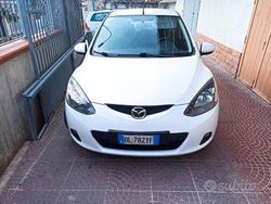 Bianco Usata 2008 Mazda 2 Tre volumi | 1700 €