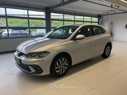 Argento Usata 2023 VW Polo Life Tre volumi | 17.790 € (Ottimo prezzo)