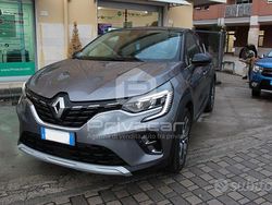 Grigio Usata 2020 Renault Captur Intens SUV | 16.500 € (Buon prezzo)