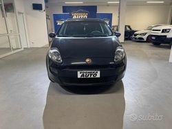 Nero Usata 2014 Fiat Punto Lounge Tre volumi | 5990 € (Cara)