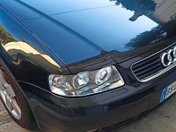 Nero Usata 2001 Audi A3 Tre volumi | 2500 €