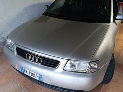 Grigio Usata 2000 Audi A3 Tre volumi | 900 € (Ottimo prezzo)