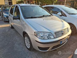 Argento Usata 2009 Fiat Punto Classica Due volumi | 2790 € (Buon prezzo)