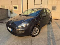 Grigio scuro Usata 2012 Fiat Punto Lounge Tre volumi | 2890 € (Ottimo prezzo)