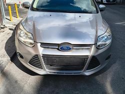Grigio Usata 2012 Ford Focus Tre volumi | 6000 € (Buon prezzo)