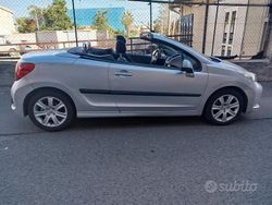 Grigio Usata 2009 Peugeot 207 Cabrio | 4000 €