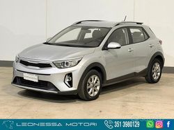 Grigio Usata 2022 Kia Stonic Urban SUV | 13.790 € (Buon prezzo)