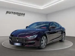 Ciliegia bordeaux Usata 2020 Maserati Ghibli GranLusso Coupé | 48.900 € (Buon prezzo)
