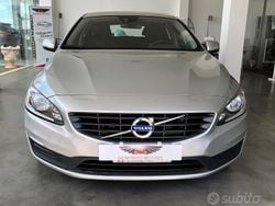 Grigio Usata 2017 Volvo V60 Kinetic Station wagon | 7990 € (Buon prezzo)