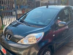 Grigio Usata 2006 Peugeot 107 Due volumi | 2700 € (Buon prezzo)