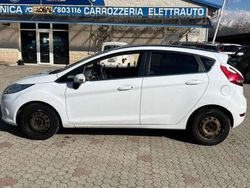 Bianco Usata 2009 Ford Fiesta Due volumi | 4000 € (Cara)