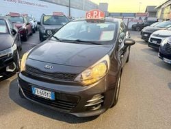 Grigio scuro Usata 2016 Kia Rio Active Tre volumi | 6250 € (Buon prezzo)