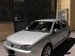 Grigio Usata 2000 VW Golf IV Comfortline Tre volumi | 2500 € (Buon prezzo)