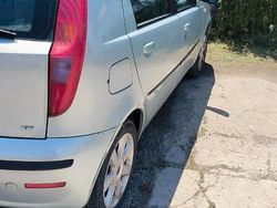 Verde Usata 2004 Fiat Punto Due volumi | 1300 € (Buon prezzo)