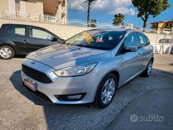 Grigio Usata 2015 Ford Focus Business Edition Tre volumi | 7900 € (Buon prezzo)
