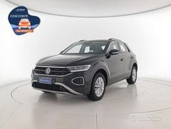 Deep black perlato Usata 2024 VW T-Roc Life SUV | 27.000 € (Buon prezzo)