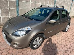 Grigio Usata 2009 Renault Clio II Tre volumi | 3500 € (Cara)