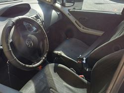 Nero Usata 2010 Toyota Yaris Due volumi | 2900 € (Ottimo prezzo)