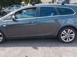 Grigio Usata 2012 Opel Astra Due volumi | 2700 € (Ottimo prezzo)