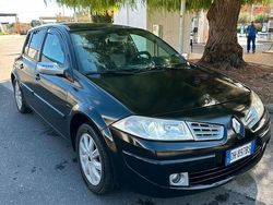 Nero Usata 2007 Renault Mégane II Tre volumi | 2000 € (Buon prezzo)