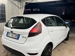 Bianco Usata 2009 Ford Fiesta Titanium Tre volumi | 2500 € (Buon prezzo)