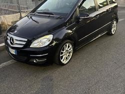 Nero Usata 2010 Mercedes B180 Monovolume | 3950 € (Buon prezzo)