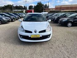 Bianco Usata 2008 Renault Clio II LE Tre volumi | 3900 € (Buon prezzo)