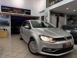 Argento Usata 2016 VW Polo Comfortline Tre volumi | 9500 € (Ottimo prezzo)
